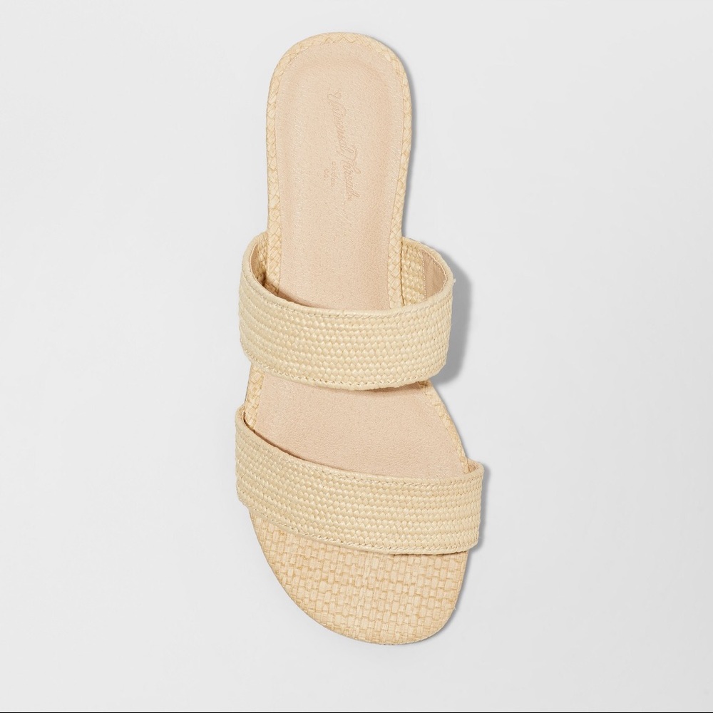 Universal Thread Sandals